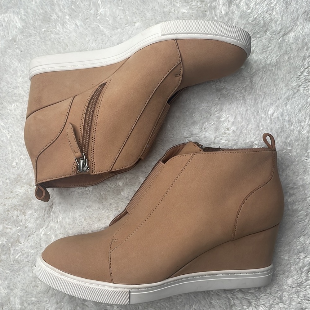 Linea Paolo Felicia Wedge Sneakers Size 7